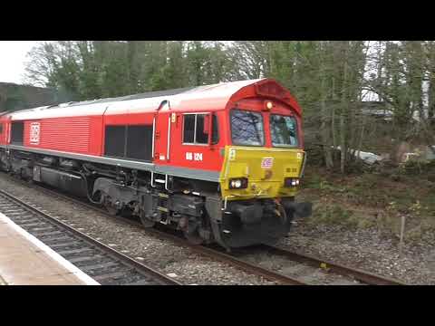 DB Cargo UK Class 66 no: 66124 @ Yate {6B41} 04/12/2018.