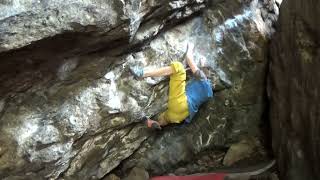 Video thumbnail of Ropes of Maui, 8B. Dinas Mot