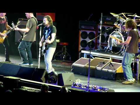 Pearl Jam - I Got Id @ MSG 5.20.10