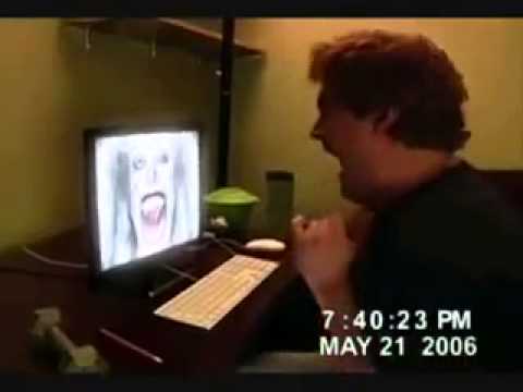 Geschockter computerfreak