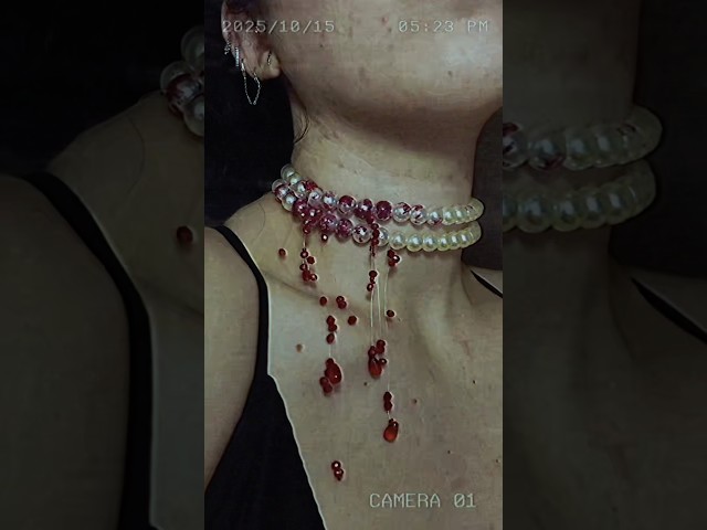 Vídeo relacionado con BDSHUNBF 6 Piezas Gargantilla de Encaje Negro, Colgante Gótico, Collar, Accesorios de Joyería para Halloween Fiesta para Mujeres y Niñas