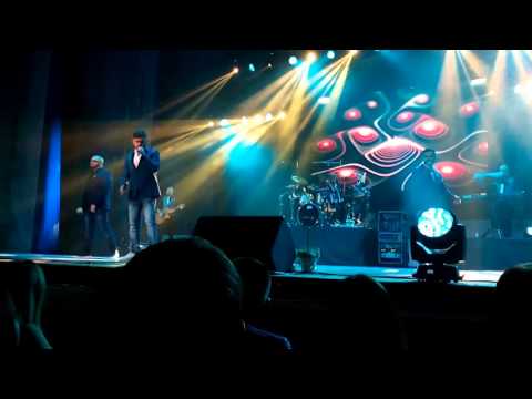 3 SUD EST -  Mai Stai feat  INNA (Live @Palatul National Nicolae Sulac Chisinau)