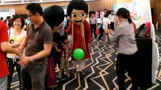 Mother Tongue Mascots at Suntec City