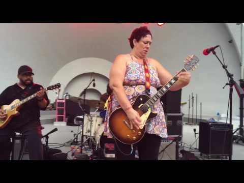 Joanna Connor - Queen of Blues-Rock Guitar