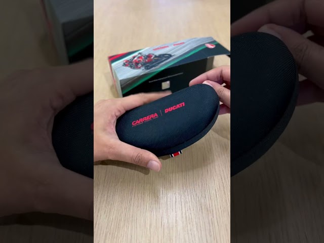 Vídeo relacionado con Carrera Ducati Gafas de sol Hombre CARDUC-042-S-807