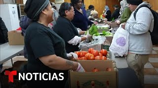 Más de 20 estados demandan al Gobierno por congelamiento de ayuda alimentaria | Noticias Telemundo
