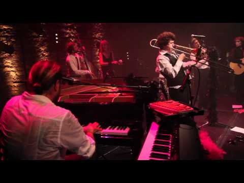 Nadéah - At The Moment (Live at Café de la danse)