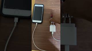 Download lagu How to charge iPhone with Battery ?#shorts #youtubeshorts #viral #trending mp3