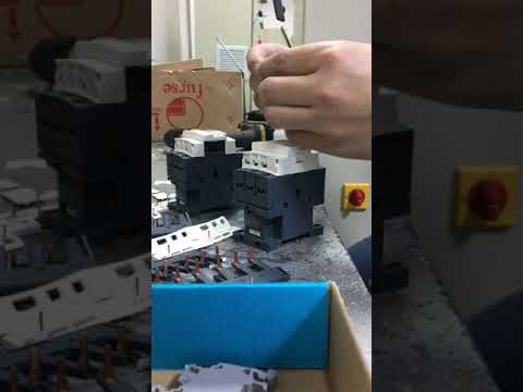 Schneider Electric Schneider Blokavimo rinkinys kontaktoriams atvirkštiniame LC1D09 D38 LAD9R1 video