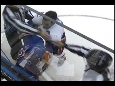 Brandon Prust vs Zenon Konopka Oct 11, 2010