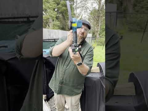 Sakar mini 6 inch chainsaw with 2 batteries