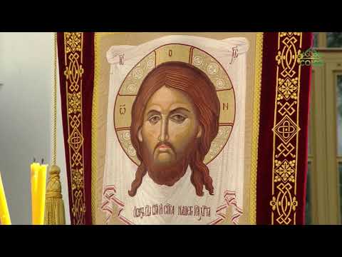 Митрополит Екатеринбургский Кирилл возглавил литургию в храме в честь Всемилостивого Спаса.