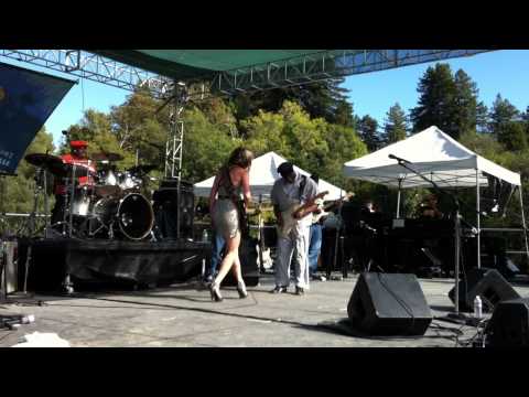 Ana Popovic and  Buddy Guy jamming - One Room Country Shack  (9/25/11)