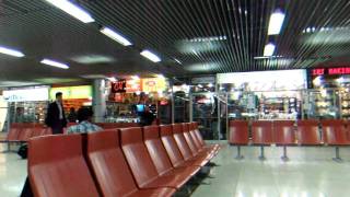 preview picture of video 'アキーラさん！バングラデシュ・ダッカ国際空港！Dahka-airport,Bangladesh'