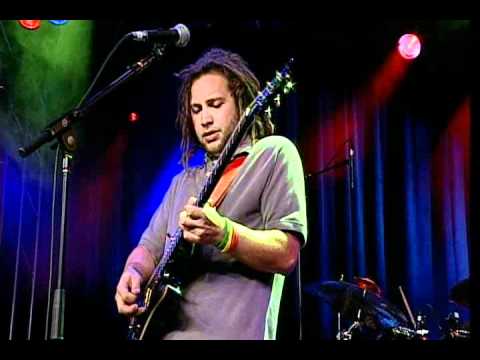 Groovin Full Sail