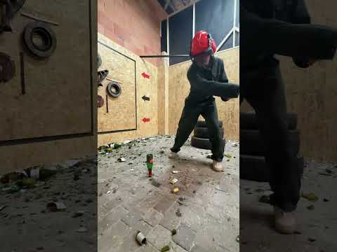 In deze kamer mag je alles kapotslaan 😳