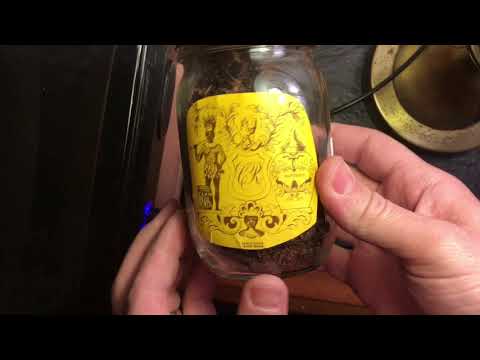 YTPC- Rattray Highland Targe pipe tobacco in a Comoy