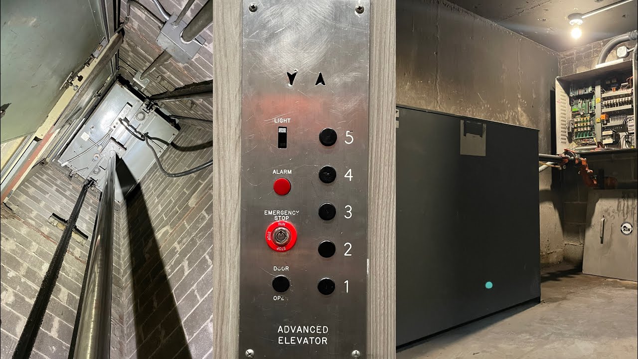 A Close Look at a 1960s Advanced Hydraulic Elevator - Chicago, IL.