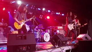 Tyler Bryant &amp; The Shakedown - WICKED performance &quot;Downtown Tonight&quot;