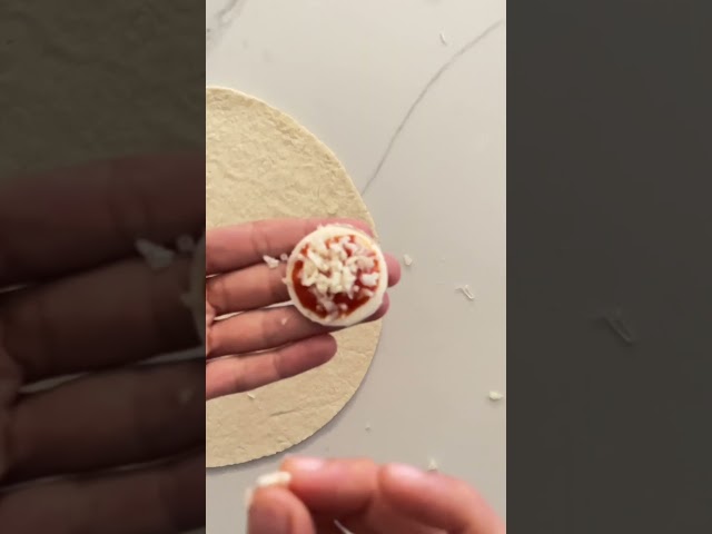 Vídeo relacionado con 150 Piezas Comida Miniatura Comida de Juguete Accesorios Cocina Juguetes Comiditas de Juguete (Estilo Aleatorio) Ideal para Decorar Cocinas y Casas de Muñecas