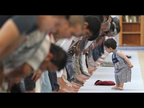 Nëse mbërrijmë në namaz dhe xhemati janë në ruku, si duhet të veprojmë për ta plotësuar?