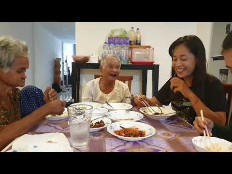 Breakfast With Aunties - Fried Pork Belly , Tinny Fishes, And Kimchhei