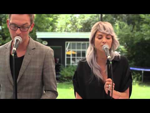 Antonellis Hus - Antonelli øver på nyt nummer som 80’er Kragen har skrevet.