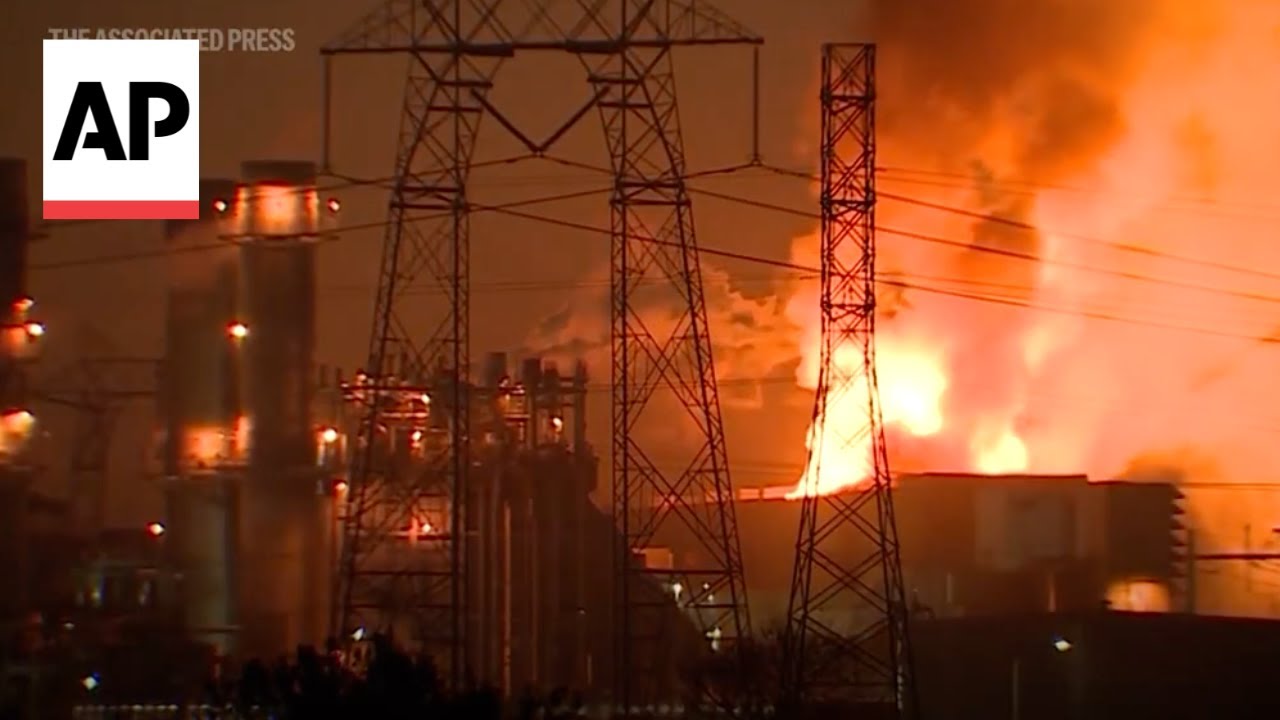 Hundreds ordered to evacuate as fire erupts at huge California battery storage plant