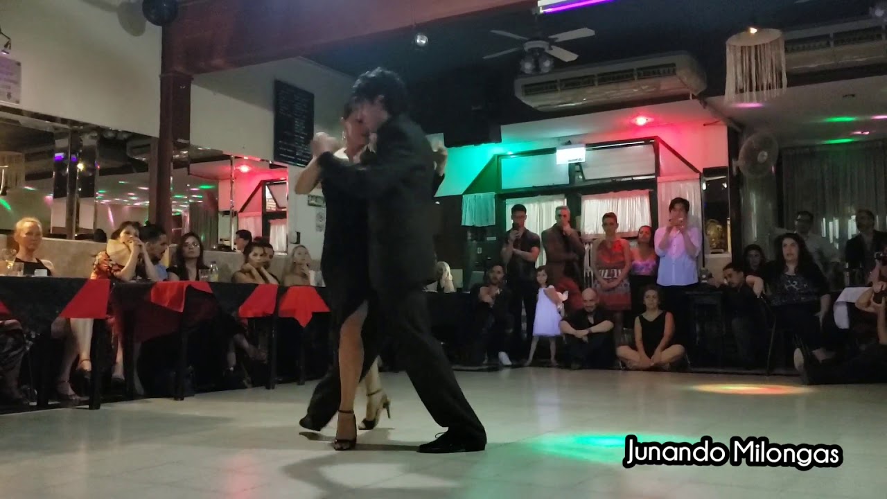 FEDERICO NAVEIRA & SABRINA MASSO "El remate"