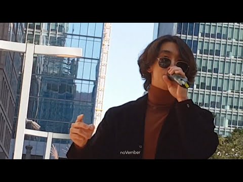 사랑하긴 했었나요 스쳐가는 인연이었나요 짧지 않은 우리 함께 했던 시간들이 자꾸 내 마음을 가둬두네 - 잔나비 Jannabi @Lifeplus 스치듯라이브 20181019 최정훈