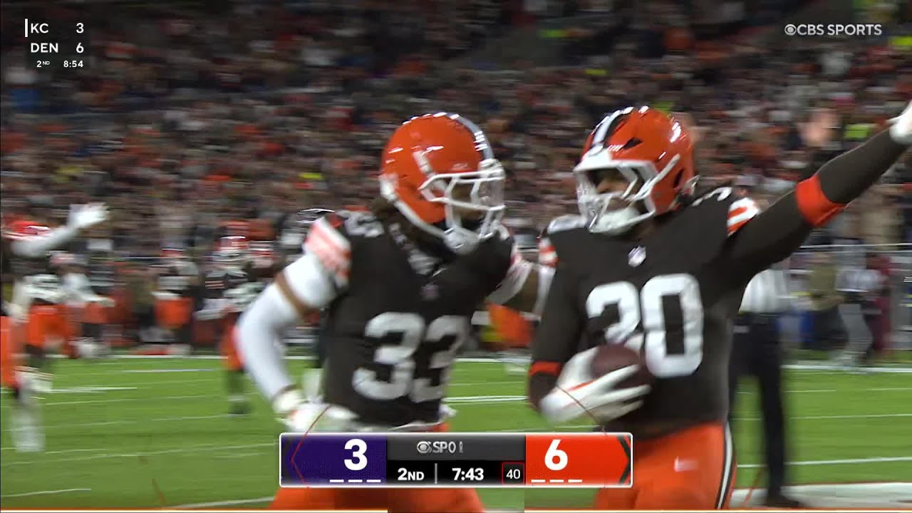 TIP-DRILL TD! Devin Bush gets six on Cleveland turnover