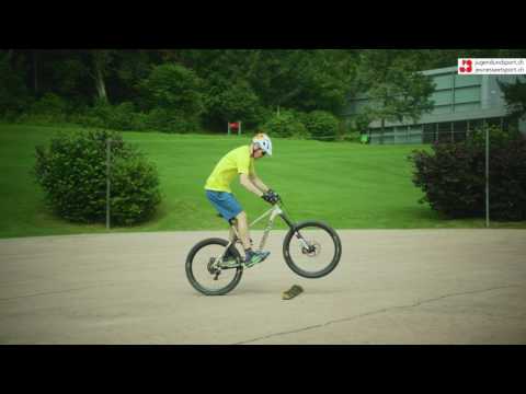 Mountainbike – Fahrtechniken: Vorder- und Hinterrad anheben (Hindernis überwinden)