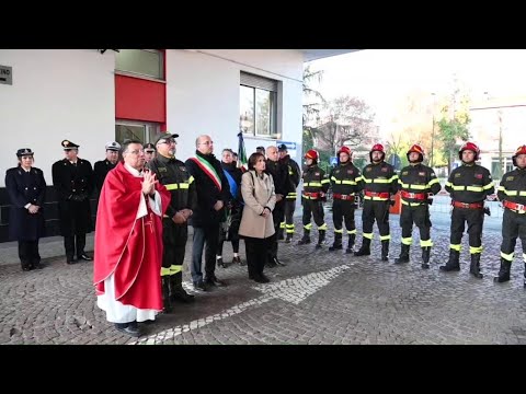 Reggio Emilia, i vigili del fuoco celebrano la patrona Santa Barbara: l'omaggio ai caduti
