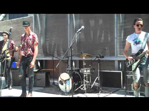 Jack Ladder - Hurtsville (live)