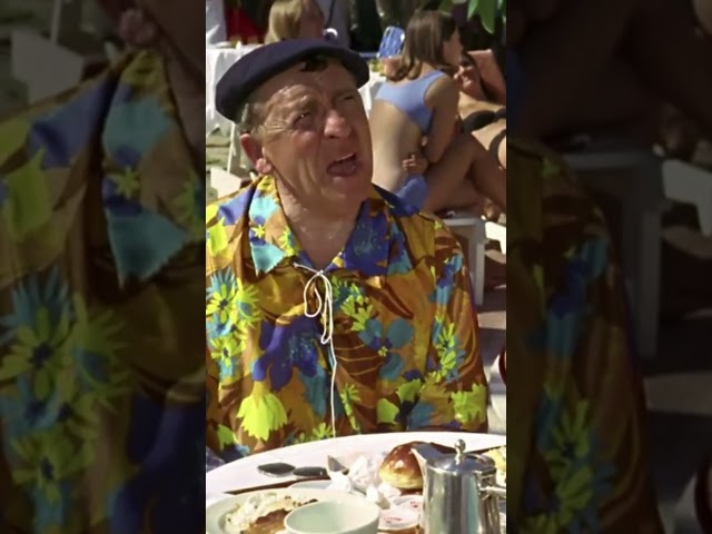 Vídeo relacionado con Película Crítico Camisa Película Divertida Hecho Divertido Broma Película Comentario Camiseta