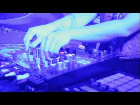 iNSTINKT @ Badeschiff Was sein muss, muss sein!!!