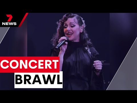 Aussie pop icon Tina Arena stops Melbourne concert after ‘brawl’ breaks out | 7NEWS