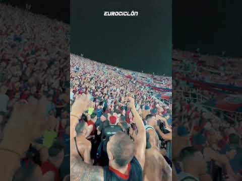 "DESCONTROL de la HINCHADA de SAN LORENZO bajo la LLUVIA" Barra: La Gloriosa Butteler &bull; Club: San Lorenzo