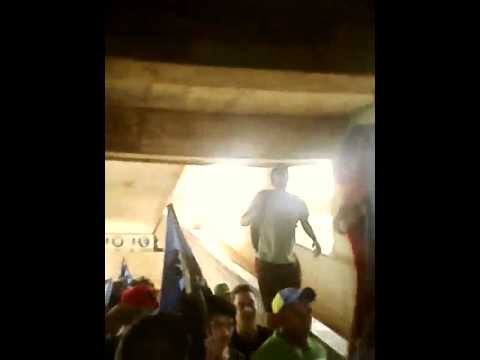 "Entrada de La Petrolera. Zulia fc vs Caracas fc" Barra: La Petrolera • Club: Zulia
