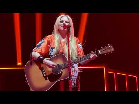 Avril Lavigne: Nobody’s Home [Live 4K] (Minneapolis, Minnesota - September 12, 2024)