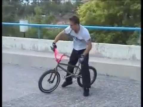 B--Low entertainment / www.B--Low.com