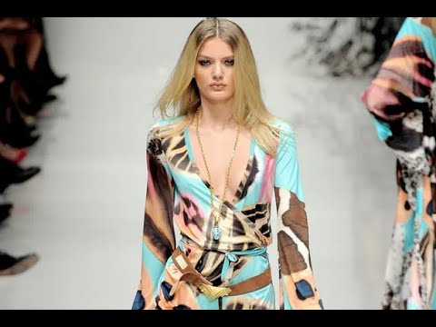BLUMARINE Spring 2011 Milan - Fashion Channel