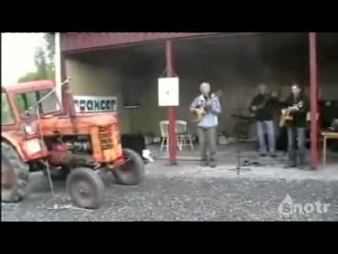 Jazz manouche band's farm