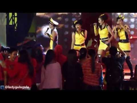 Lady Gulagula Perform di Pekan Raya Jakarta 2012