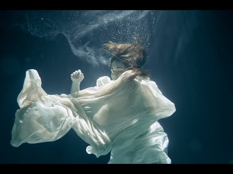 Andrea Santiago | Espíritus (Lyric Vídeo)