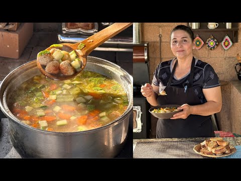 Albóndigas de Pollo en caldo con macarrones - Receta de Cuaresma -La Herencia de las Viudas
