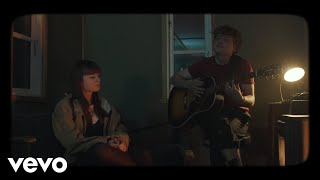 Musik-Video-Miniaturansicht zu Timothée Chalamet Songtext von Lena&Linus