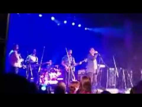 Željko Dvorski Tom & Grupa Acord     Dali znaš kako tvoja majka plaće