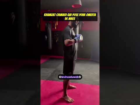 Khamzat Chimaev qui pose pour OMERTA de MAES #khamzatchimaev #maes #omerta #shorts