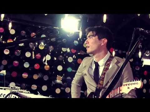 DAS TAPES "Natural" - Live Performance at BETA TV